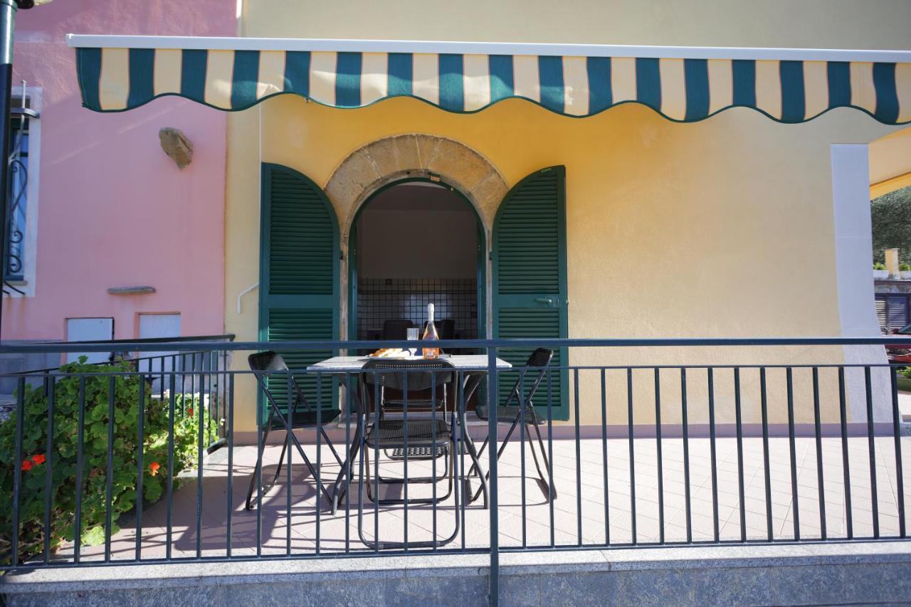 La Casa Col Portico Apartment Leivi Luaran gambar