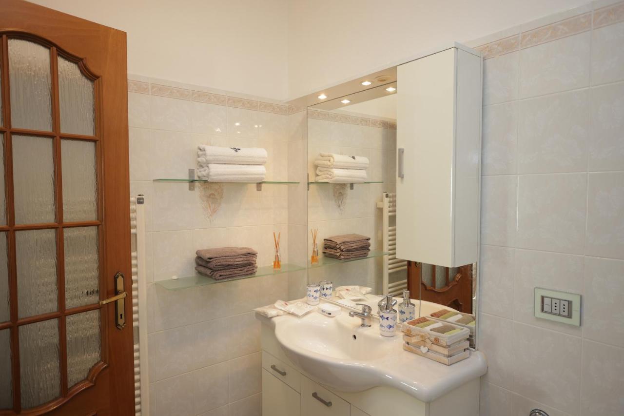 La Casa Col Portico Apartment Leivi Luaran gambar